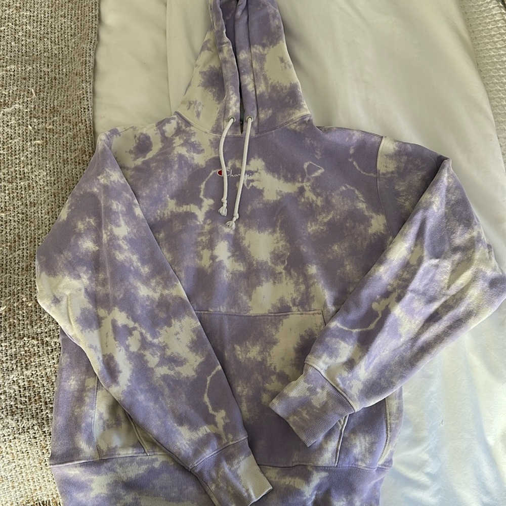 Like new! Purple tie dye champion hoodie
